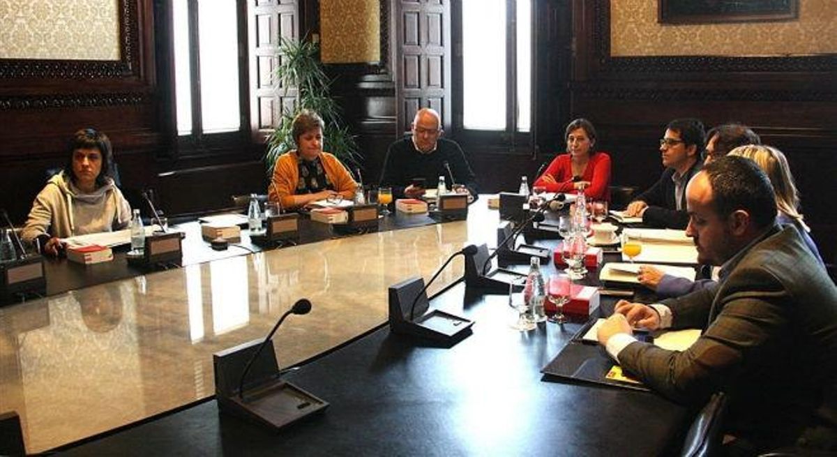 Reunión de los miembros de la Mesa del Parlament, este martes. Reunión de los miembros de la Mesa del Parlament, este martes.