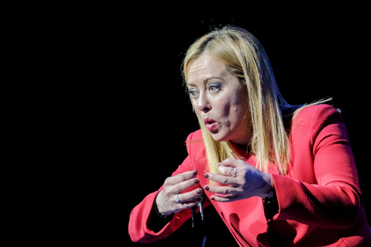 Meloni da plantón a Sánchez y Macron “por una gripe” en plena tensión por la inmigración Meloni da plantón a Sánchez y Macron “por una gripe” en plena tensión por la inmigración