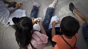 Gairebé 147.000 menors migrants viuen a Espanya sense papers, segons Save the Children