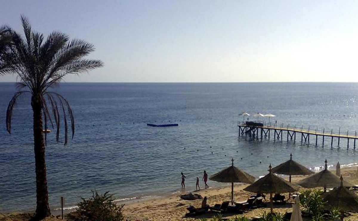 Una de las playas de Sharm El-Sheij vacía. Una de las playas de Sharm El-Sheij vacía.