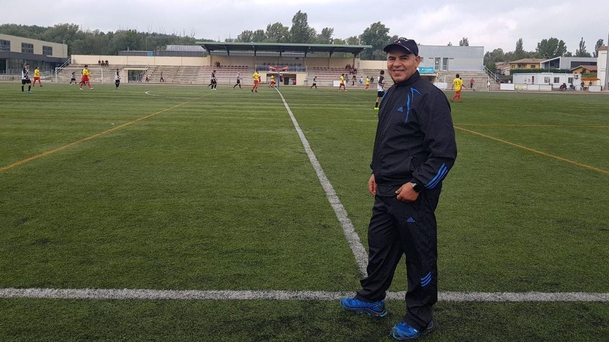 Abderrahman El Haitout, antes de un entrenamiento. Abderrahman El Haitout, antes de un entrenamiento.