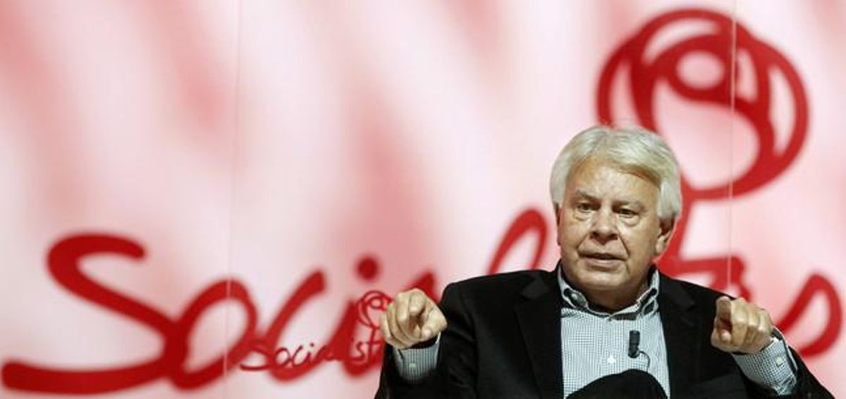 El expresidente del Gobierno Felipe González durante su participación en un foro sobre Globalización en el marco de la Conferencia Política del PSOE, durante la tarde del sábado en Madrid. El expresidente del Gobierno Felipe González durante su participación en un foro sobre Globalización en el marco de la Conferencia Política del PSOE, durante la tarde del sábado en Madrid.