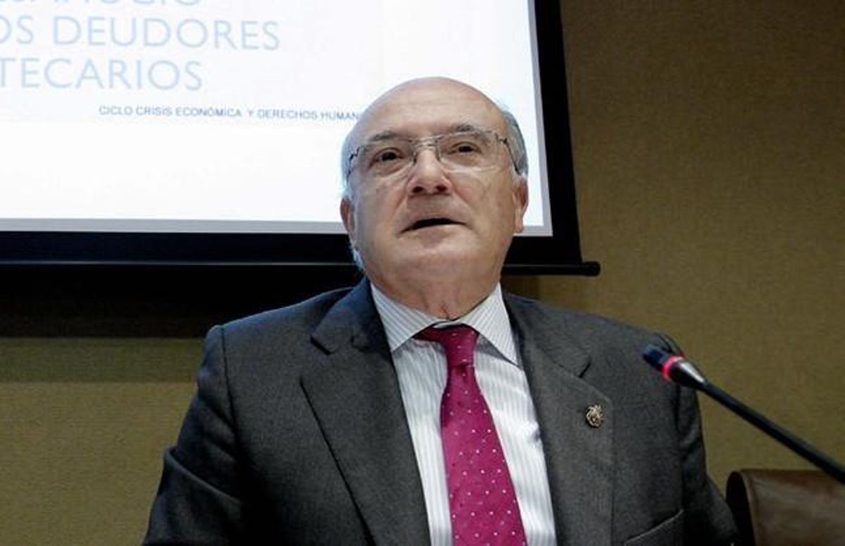 Carlos Carnicer, en un acto contra los desahucios. Carlos Carnicer, en un acto contra los desahucios.