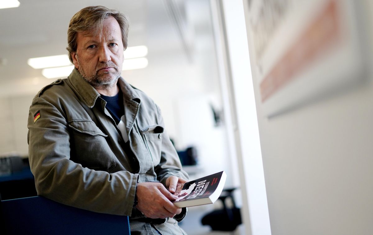 El periodista Luis Rendueles, con su libro ’Territorio negro: Crímenes reales del siglo XXI’ El periodista Luis Rendueles, con su libro ’Territorio negro: Crímenes reales del siglo XXI’