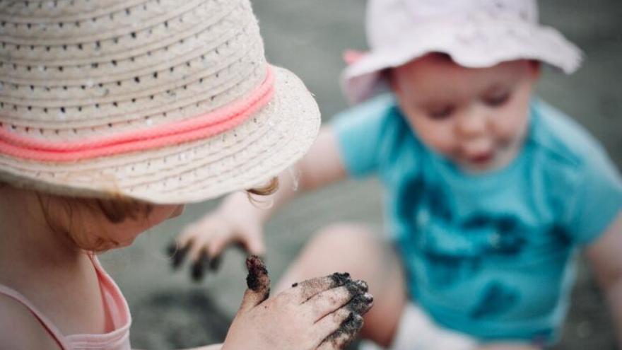Cómo evitar las irritaciones que provoca el sudor en los niños - Vimarsana News