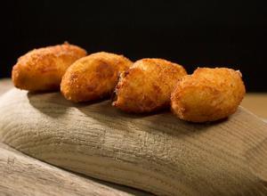 Així fa Nacho Manzano les seves exitoses croquetes de pernil