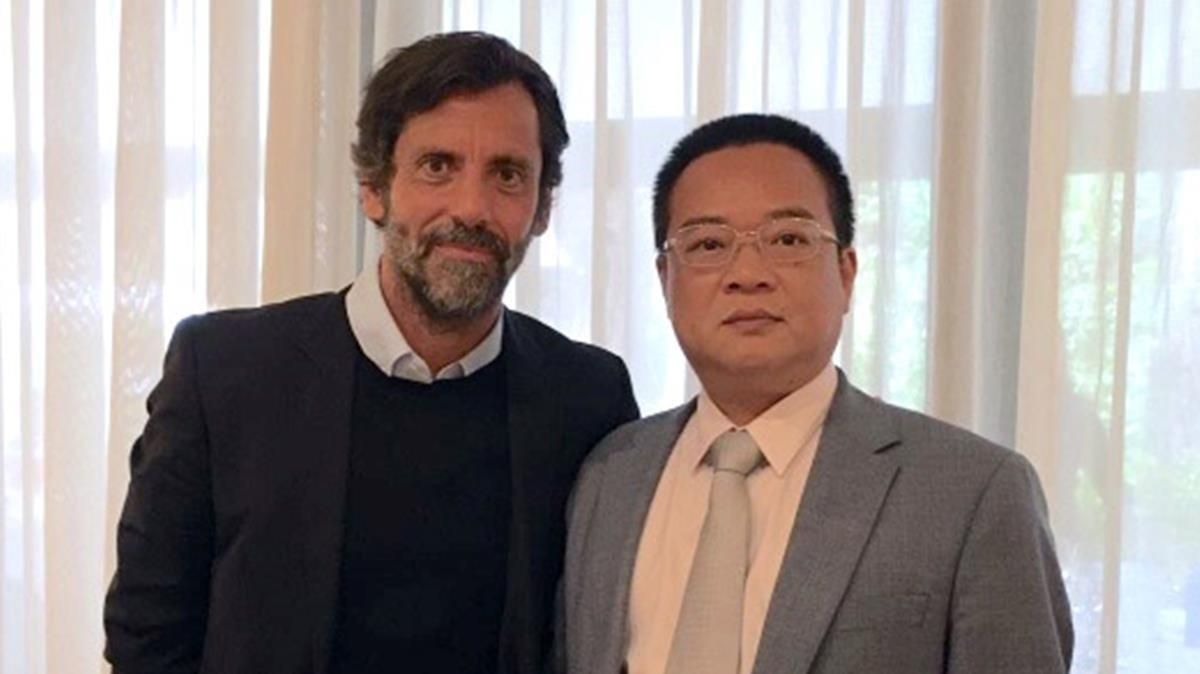 Quique Sáncez Flores y Chen Yansheng, en una imagen de junio del 2016. Quique Sáncez Flores y Chen Yansheng, en una imagen de junio del 2016.