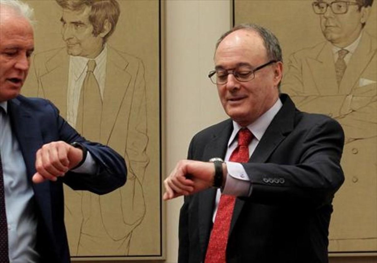 El gobernador del Banco de España, Luis María Linde, que debe dejar su cargo en junio, en la Comisión de Economía del Congreso. El gobernador del Banco de España, Luis María Linde, que debe dejar su cargo en junio, en la Comisión de Economía del Congreso.