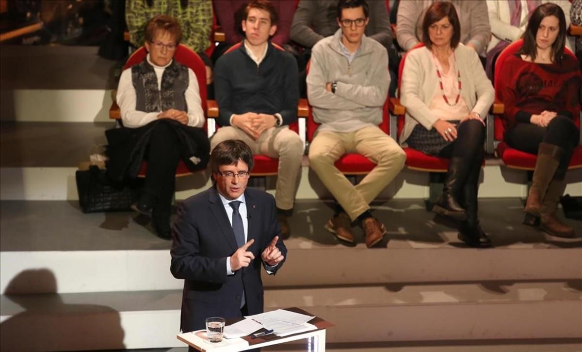 El ’president’ Puigdemont, en el Teatre Conservatori de Manresa, en el programa de TV-3 ’Jo pregunto’.