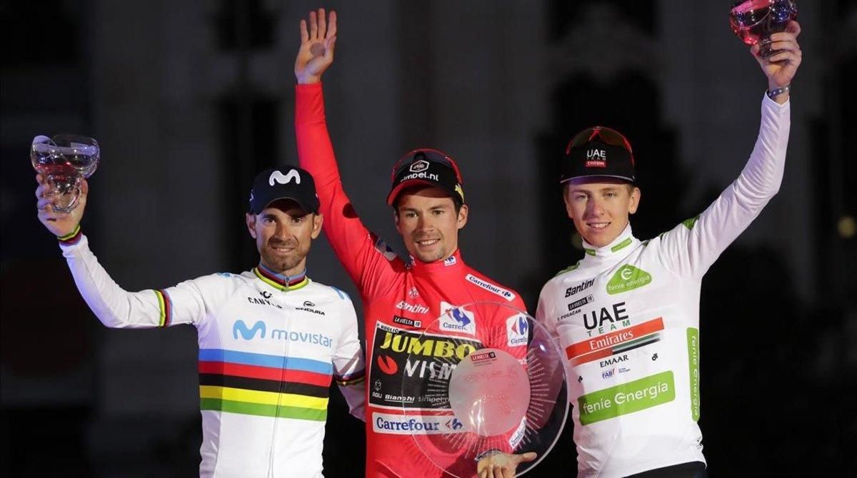 Ernesto Valverde, junto a Primoz Roglic y Tadej Pogacar, en la Vuelta. Ernesto Valverde, junto a Primoz Roglic y Tadej Pogacar, en la Vuelta.