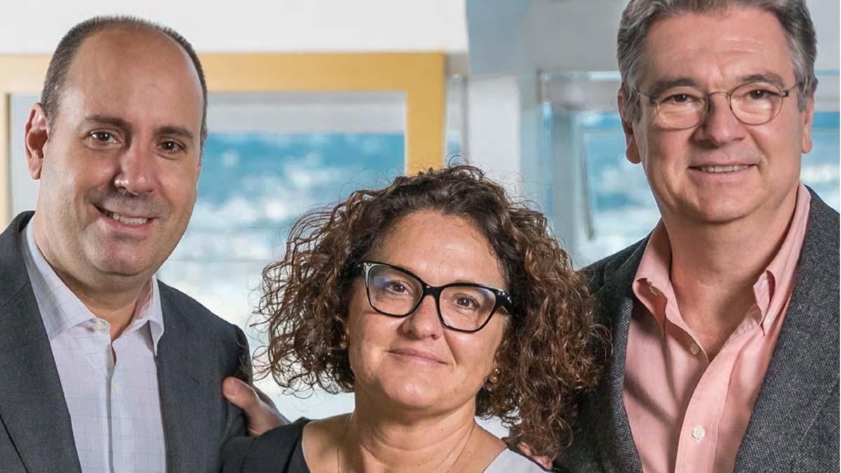 De izquierda a derecha, los cofundadores de Medsir, Javier Cortés, María Campos y Antonio Llombart. De izquierda a derecha, los cofundadores de Medsir, Javier Cortés, María Campos y Antonio Llombart.