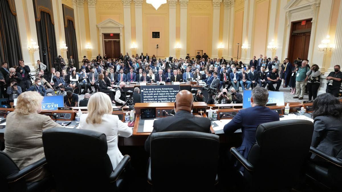 Exresponsables de Justicia denuncian los tejemanejes de Trump contra las elecciones. Exresponsables de Justicia denuncian los tejemanejes de Trump contra las elecciones.