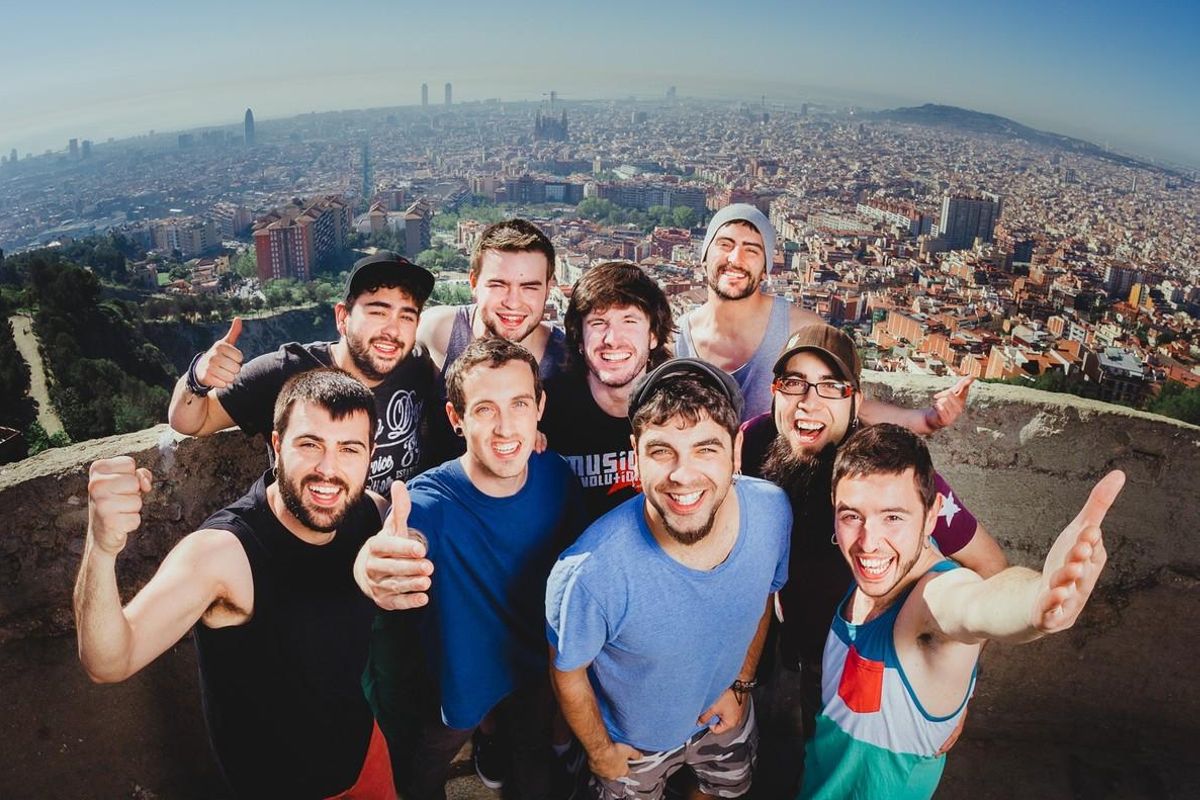 El grupo Txarango. El grupo Txarango.