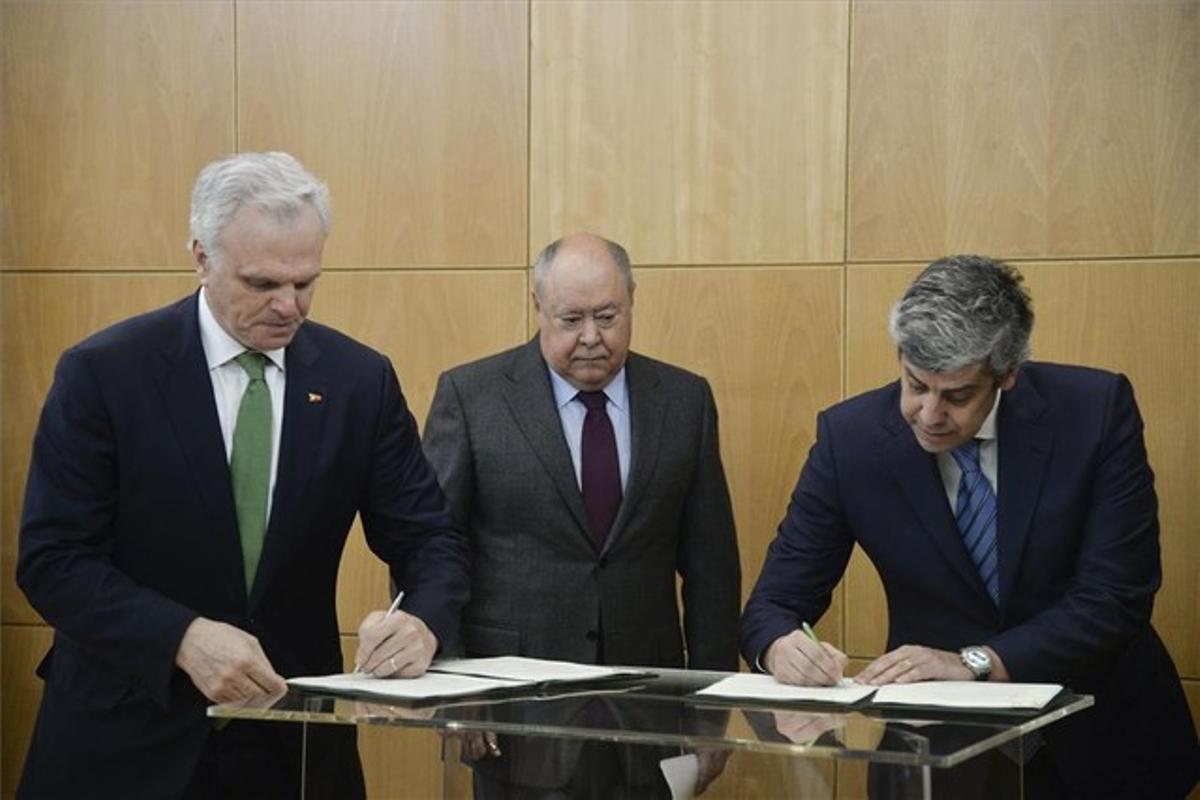 Firma del acuerdo sobre TAP entre el Gobierno de Portugal y Gateway.