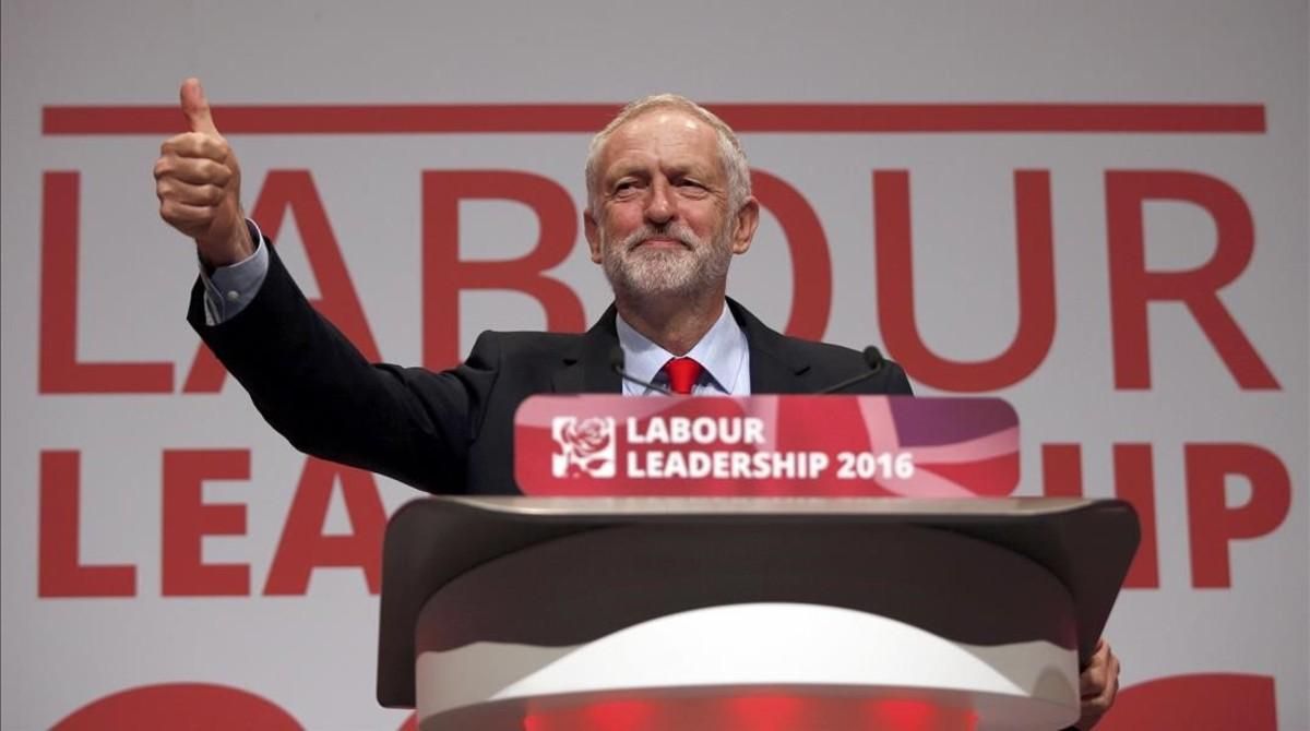 Jeremy Corbyn, tras ser reelegido como líder del Partido Laborista, en el congreso del partido en Liverpool. Jeremy Corbyn, tras ser reelegido como líder del Partido Laborista, en el congreso del partido en Liverpool.