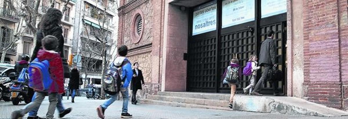 Entrada del colegio de los Maristas de La Immaculada, en el Eixample de Barcelona.