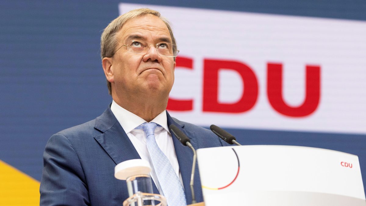 Laschet abre la puerta a dimitir como líder de la CDU tras su debacle en las elecciones de Alemania Laschet abre la puerta a dimitir como líder de la CDU tras su debacle en las elecciones de Alemania