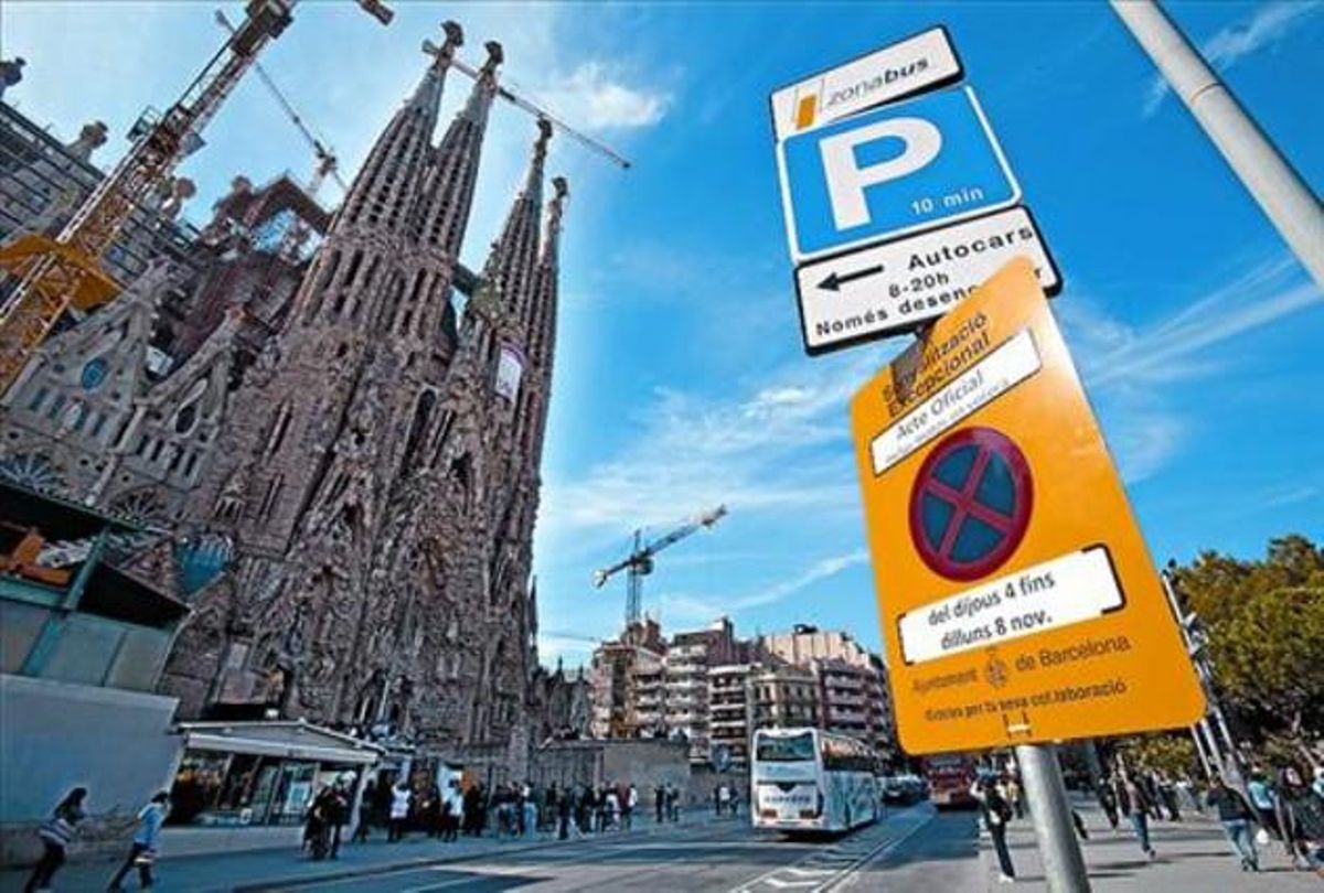 Señalización extraordinaria en el entorno de la Sagrada Família motivada por la visita del Papa. Señalización extraordinaria en el entorno de la Sagrada Família motivada por la visita del Papa.