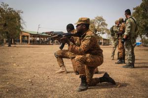 Militares en Burkina Faso.
