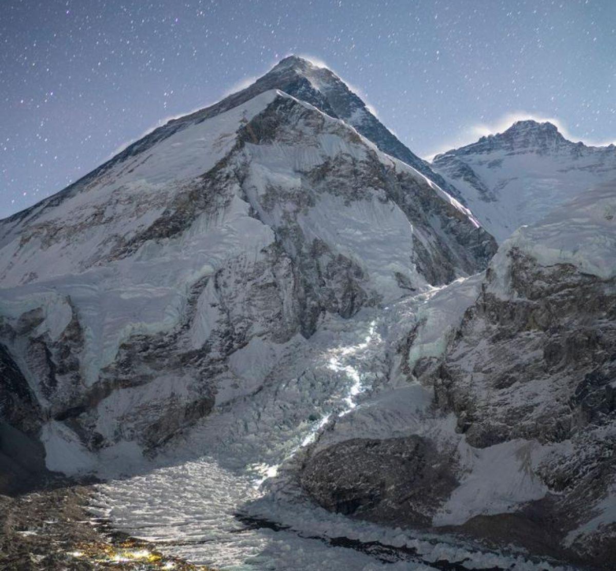 El Monte Everest acumula microbios dejados por humanos que pueden perdurar siglos
