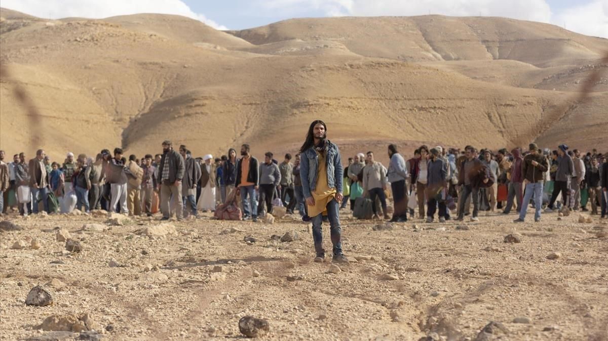 El actor belga Mehdi Dehbi, hecho un Cristo, en una escena del primer capítulo de ’Mesías’. El actor belga Mehdi Dehbi, hecho un Cristo, en una escena del primer capítulo de ’Mesías’.