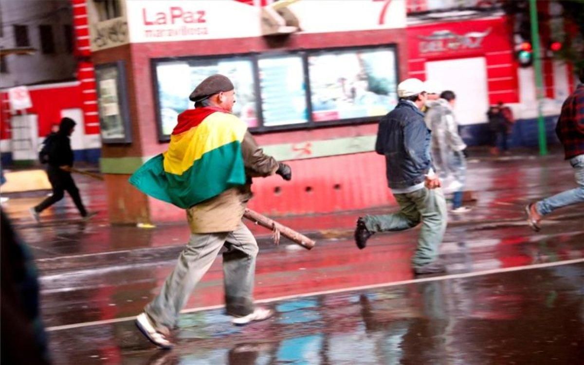 Violencia y saquoes en las calles de Bolivia. Violencia y saquoes en las calles de Bolivia.
