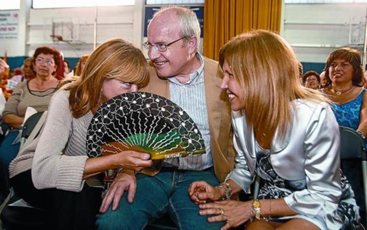 Montilla busca el cuerpo a cuerpo con Mas y le acusa de «insolvente»