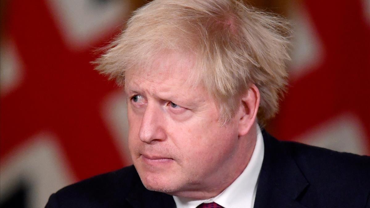 El primer ministro británico, Boris Johnson, en la rueda de prensa de este sábado en la que ha anunciado las nuevas restricciones.
