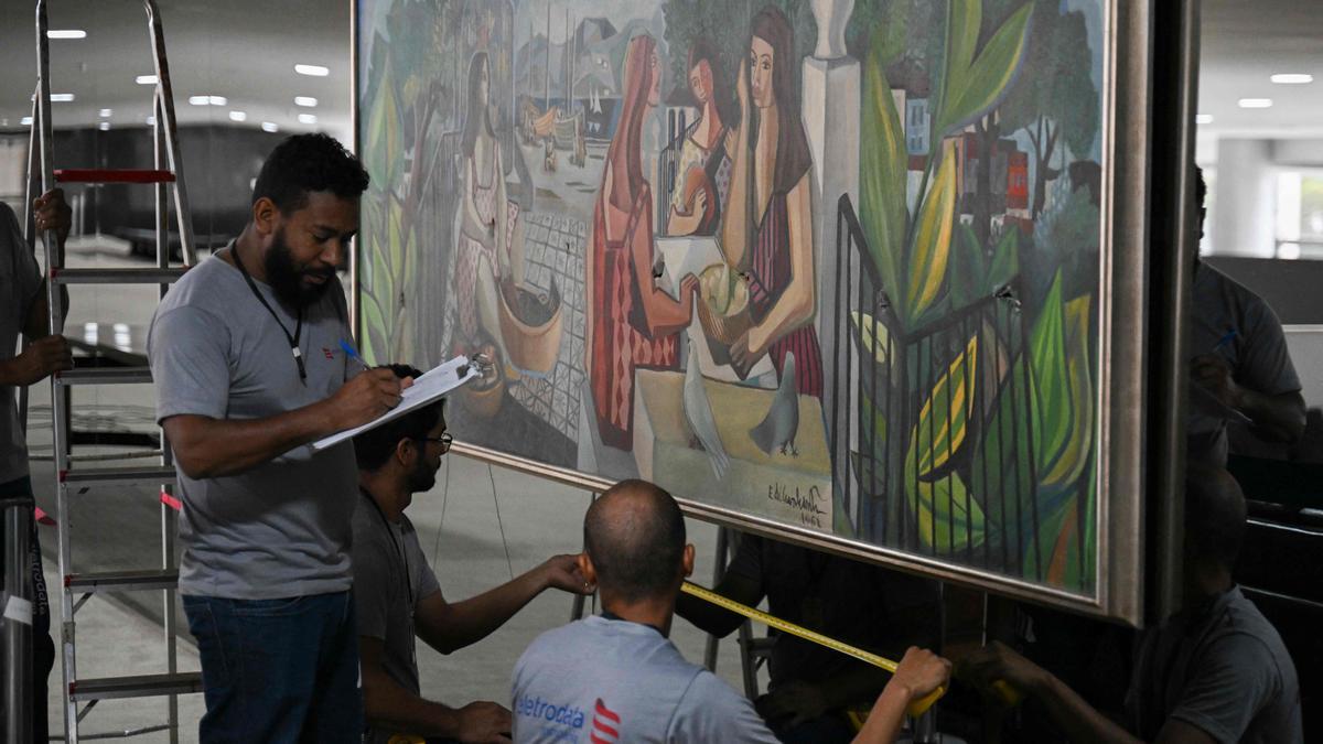 The trail of destruction of works of art by the coup leaders in Brazil