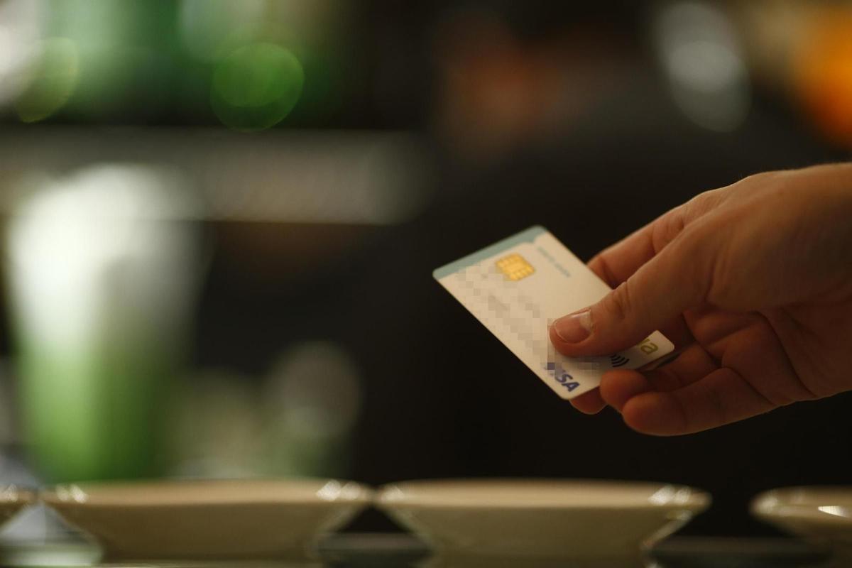 Los afectados por las tarjetas 'revolving' mantienen las denuncias de usura contra la banca