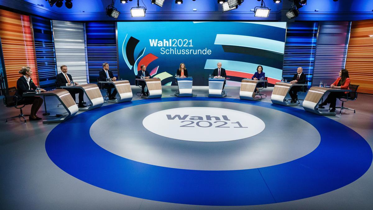 Los candidatos de los principales partidos en liza en las elecciones federales de este domingo en Alemania en el último debate de televisión.