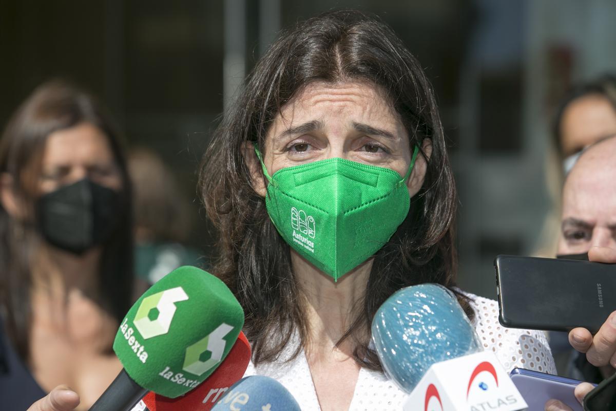 La ministra de Justicia, Pilar Llop, atiende a la prensa este lunes en Castrillón (Asturias).