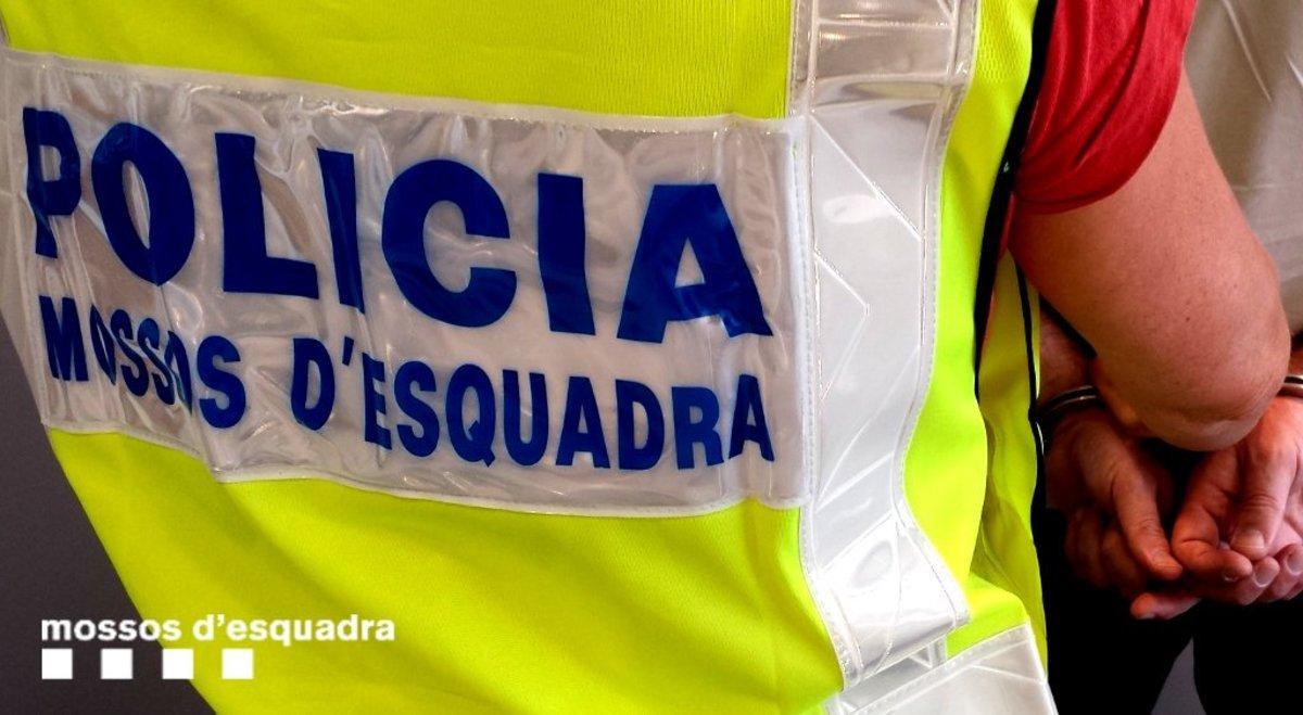 Detingut un menor tutelat fugit per abusar d'una nena de 10 anys a Calella