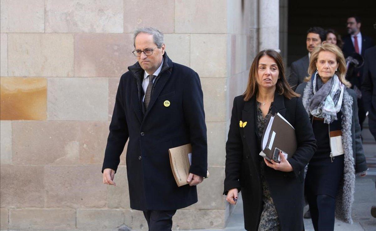El presidente de la Generalitat, Quim Torra, y parte de su Govern, antes de la reunión del pasado martes. El presidente de la Generalitat, Quim Torra, y parte de su Govern, antes de la reunión del pasado martes.
