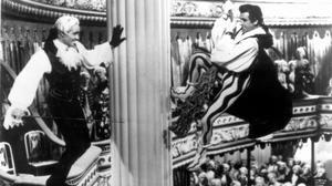 Mel Ferrer y Stewart Granger en una escena de la versión cinematográfica de ’Scaramouche’ de 1952, dirigida por George Sidney. 
