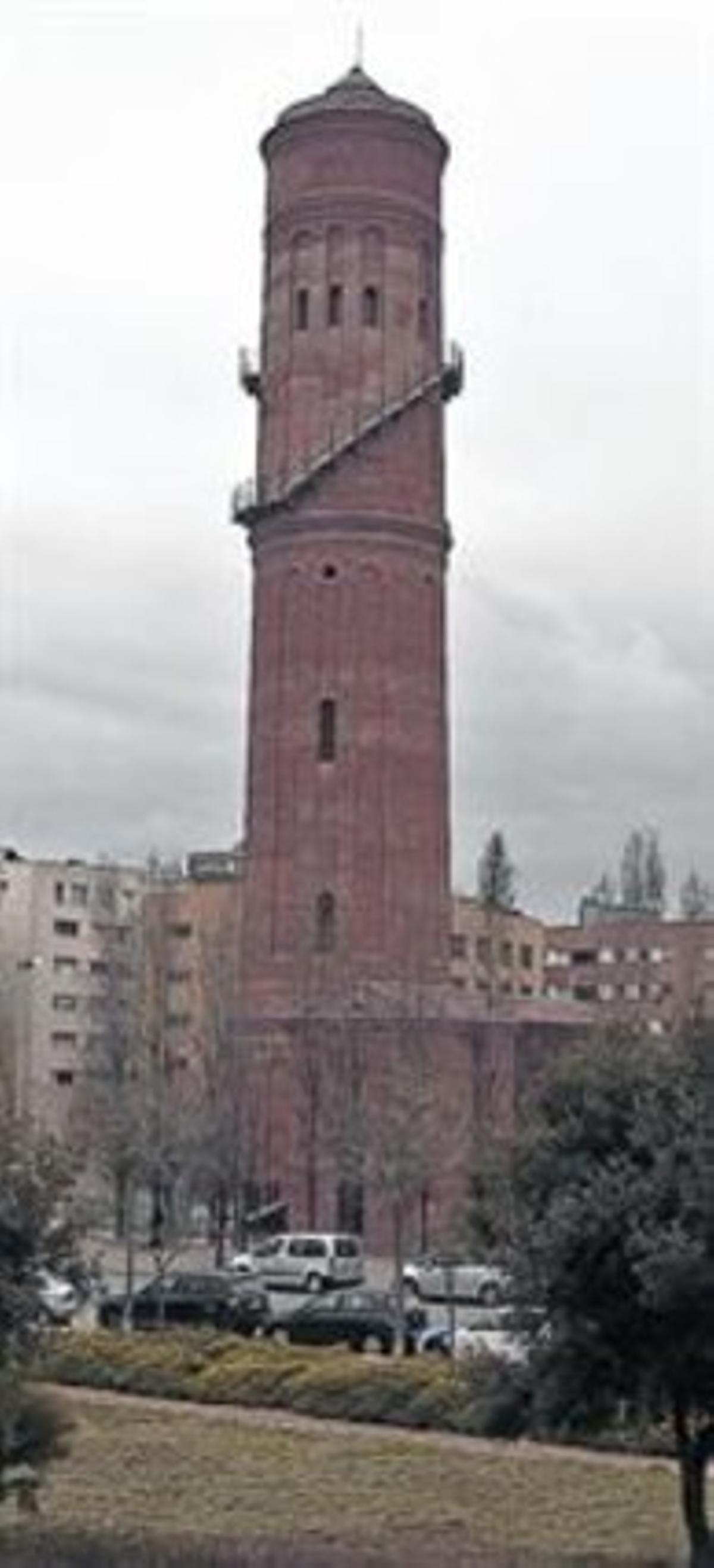 Esbeltez 8 La Torre de les Aigües del Besòs en Diagonal Mar.
