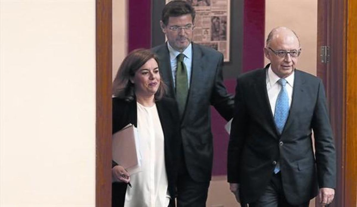 Interior podrá pinchar teléfonos en casos graves y avisar después al juez Interior podrá pinchar teléfonos en casos graves y avisar después al juez