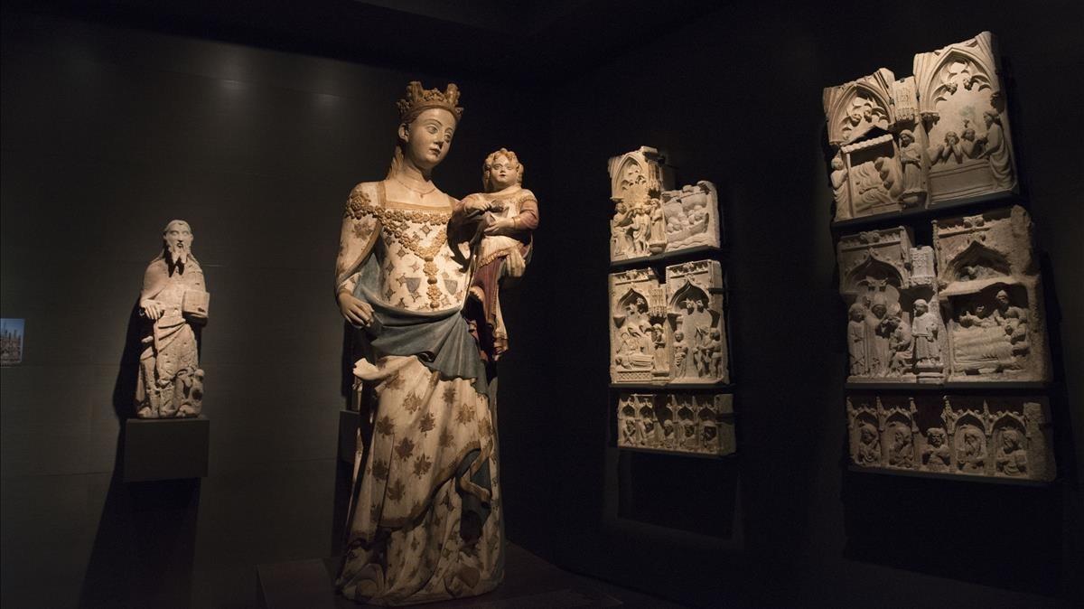 La Virgen de Bellpuig de les Avellanes, de estilo gótico y realizada por Bartomeu de Robió, es una de las piezas claves del Museu de Lleida.  