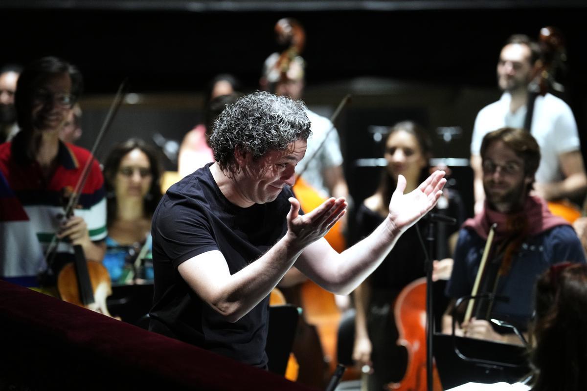 "Gustavo Dudamel y 'La flauta mágica' en El Liceu: maestría y sensibilidad"