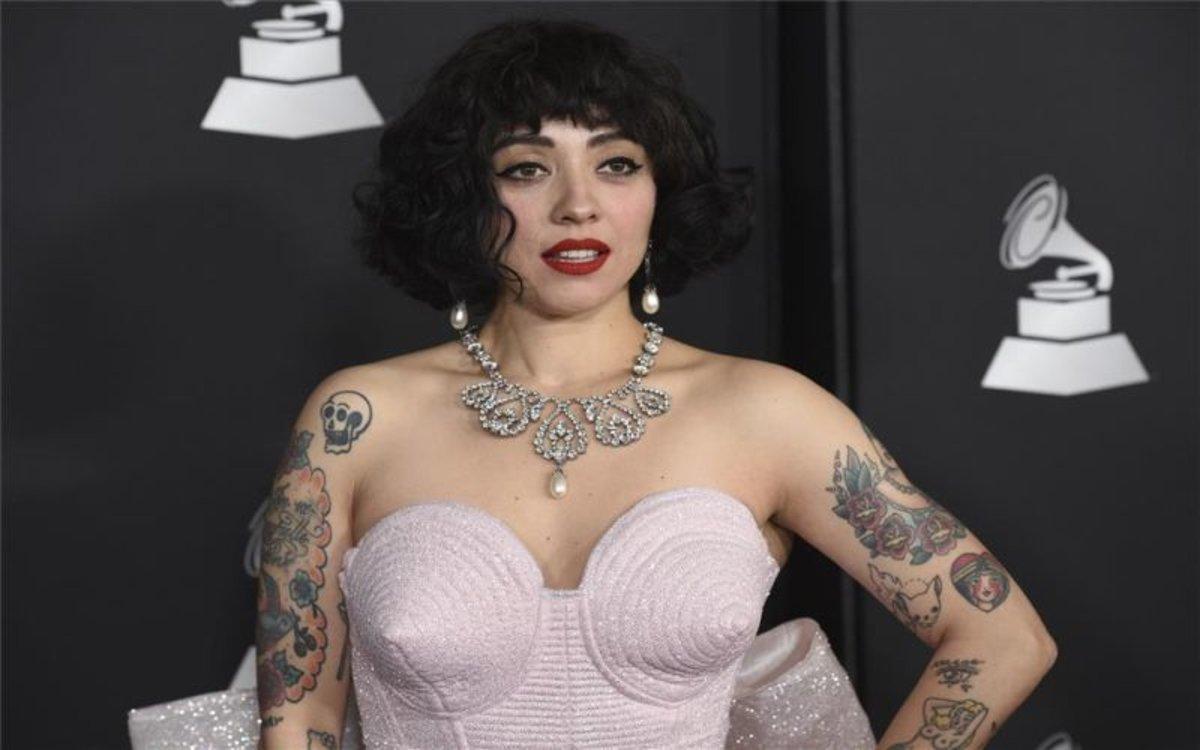 Mon Laferte Gana Un Grammy Latino Y Reivindica Lucha Social En Chile 