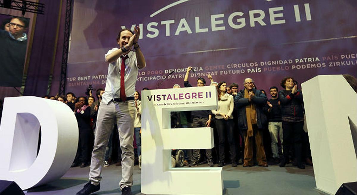 Pablo Iglesias se impone como secretario general de Podemos y toma el control total de la formación morada.