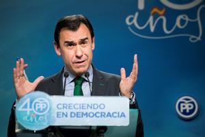 El coordinador general del PP Fernando Martínez-Maillo durante la rueda de prensa.