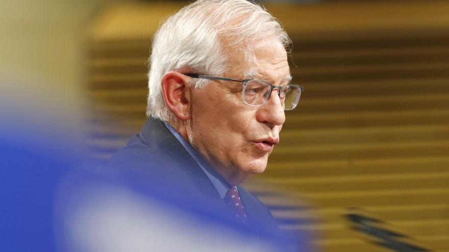 Borrell confirma que 300 afganesos col·laboradors de la UE esperen per ser evacuats - Vimarsana News