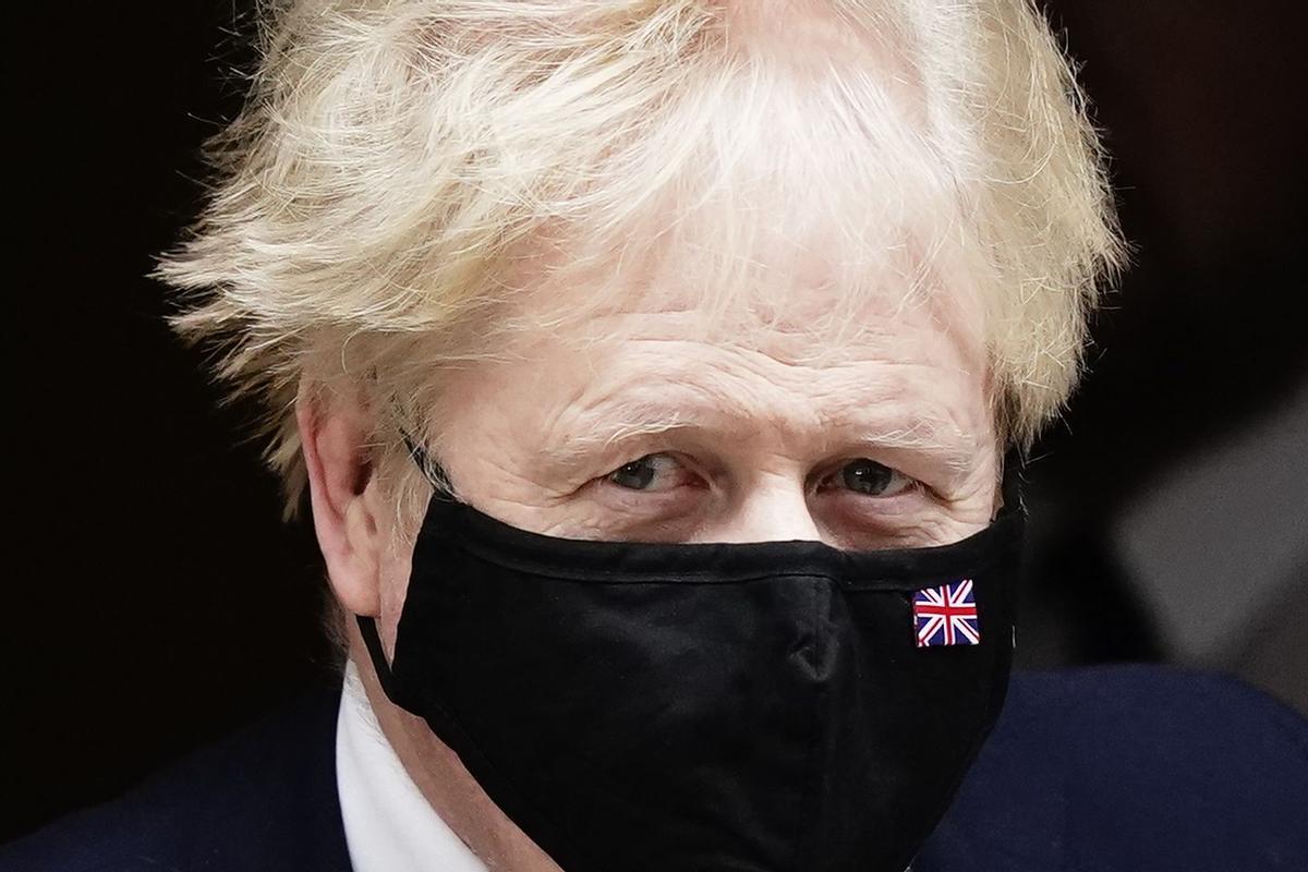 Boris Johnson repite desafiante que no dimitirá a la espera del informe sobre las fiestas en Downing Street