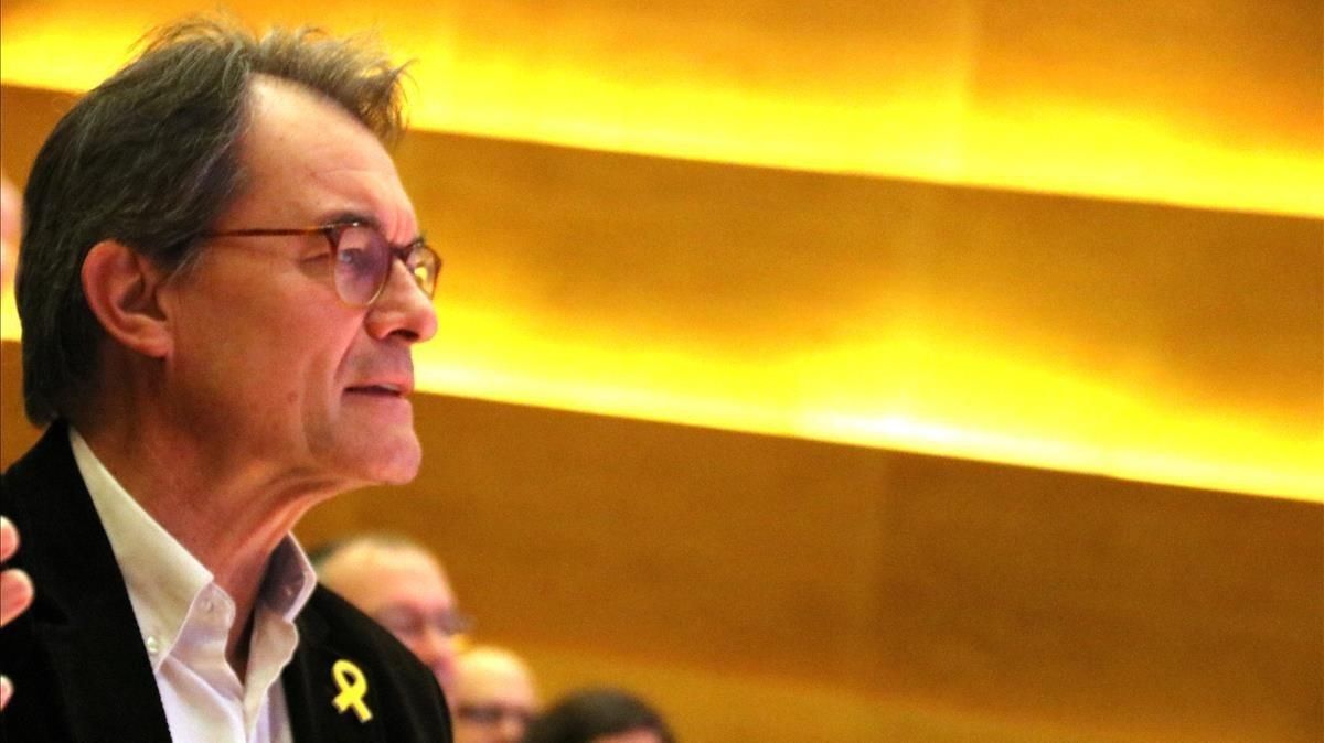 Mas defensa Osàcar i el PDECat es desvincula de Convergència Mas defensa Osàcar i el PDECat es desvincula de Convergència
