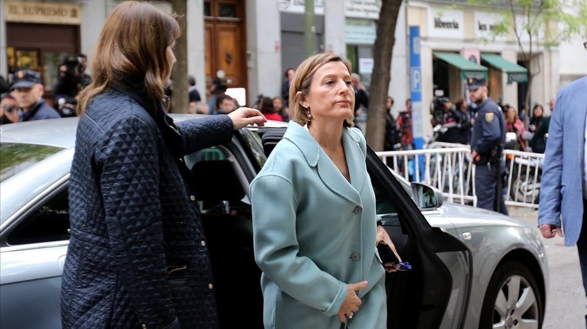 La presidenta del Parlament, Carme Forcadell, esta mañana a su llegada al Tribunal Supremo. La presidenta del Parlament, Carme Forcadell, esta mañana a su llegada al Tribunal Supremo.