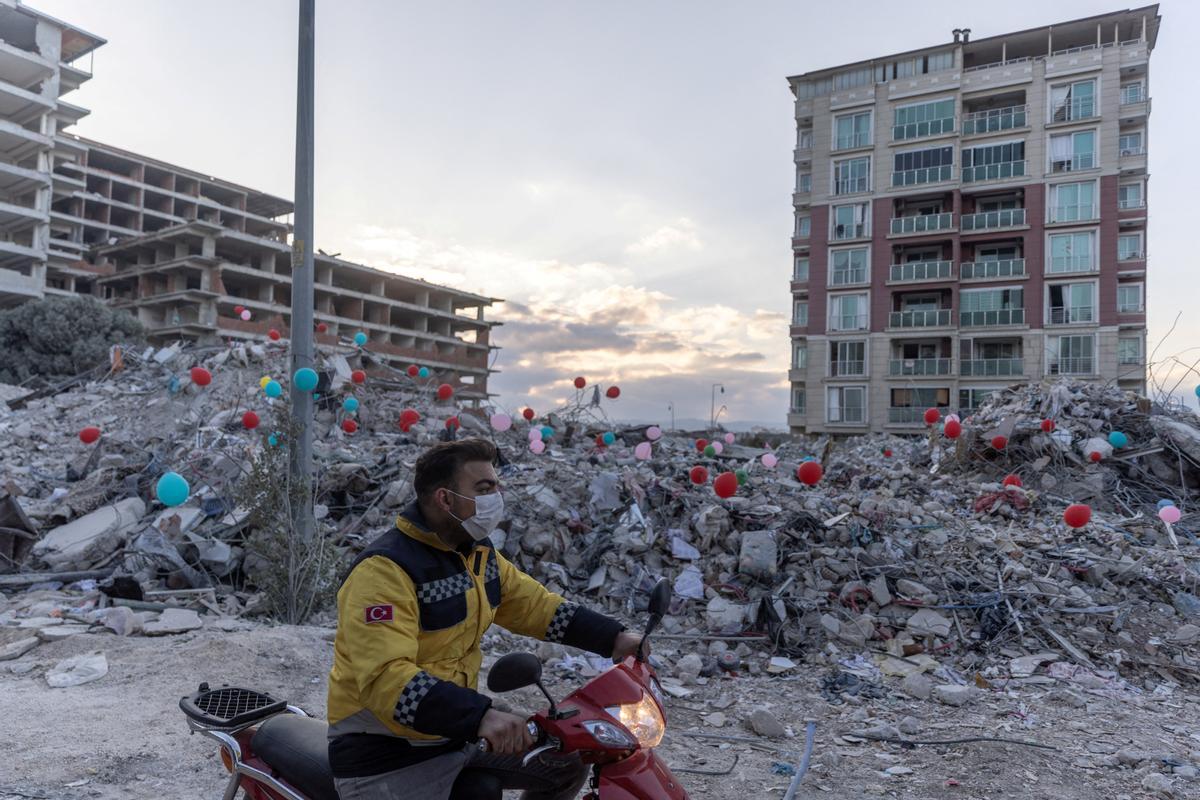 Turquía abandona la búsqueda de supervivientes entre los escombros del terremoto