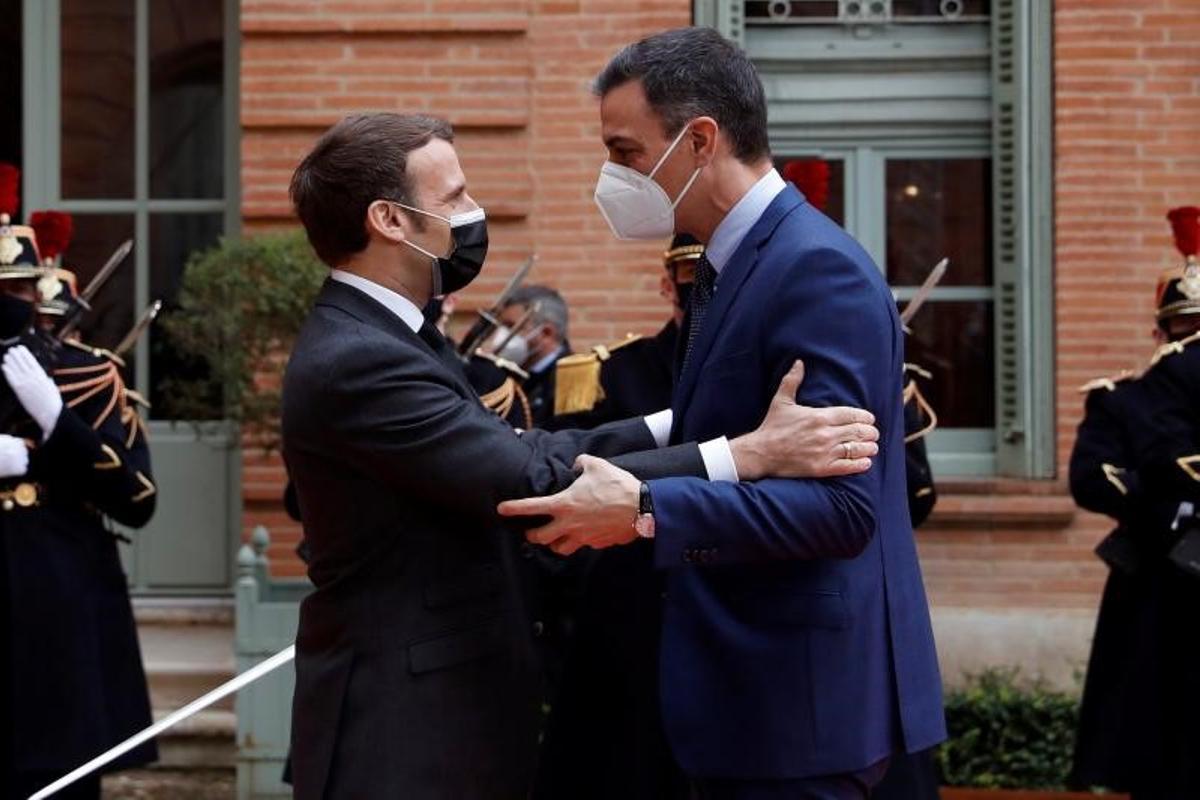El presidente del Gobierno, Pedro Sánchez, se encuentra con el presidente de Francia, Emmanuel Macron, para la XXVI Cumbre hispano-francesa, el pasado 15 de marzo de 2021 en Montauban.