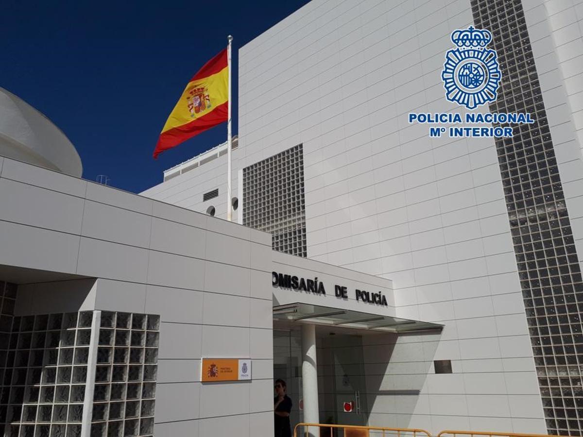 La Policía investiga la muerte de una mujer en su piso de Granada