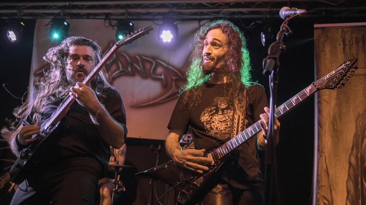 Concierto del grupo de thrash metal Alyanza en La Nau del Poble Nou Concierto del grupo de thrash metal Alyanza en La Nau del Poble Nou